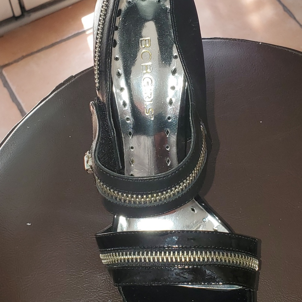 Heels - Picture 3 of 3
